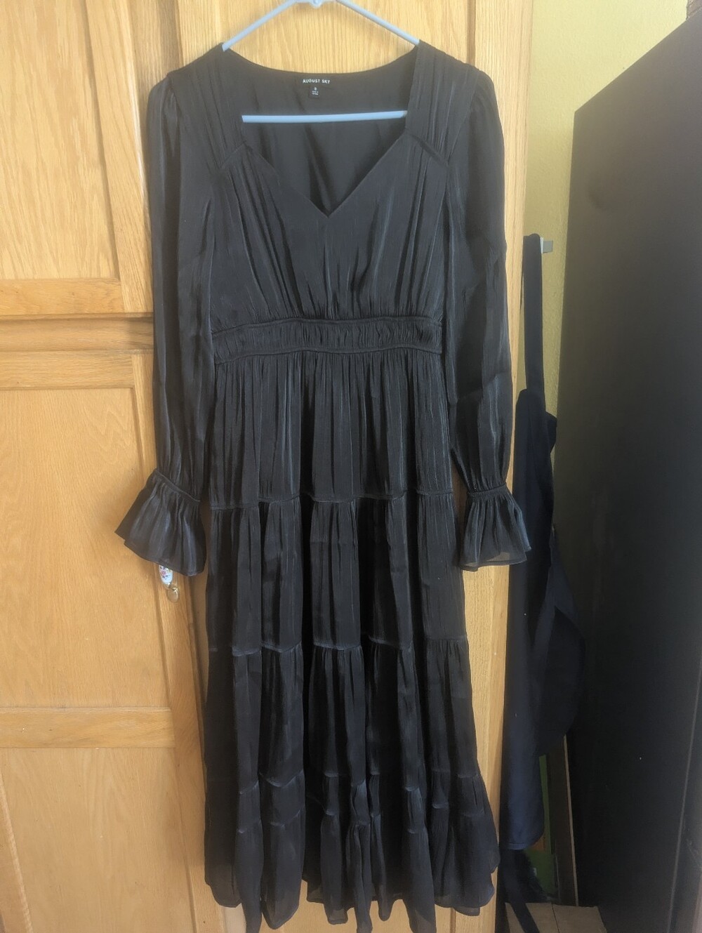 Black Long Sleeve Tiered Maxi Dress by August Sky Size small